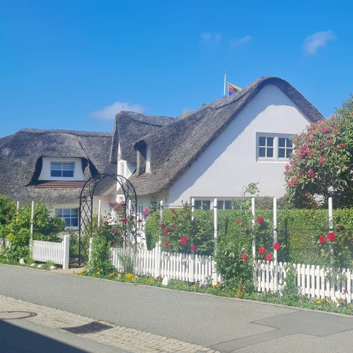 Ein Friesenhaus im Ortskern von Nebel